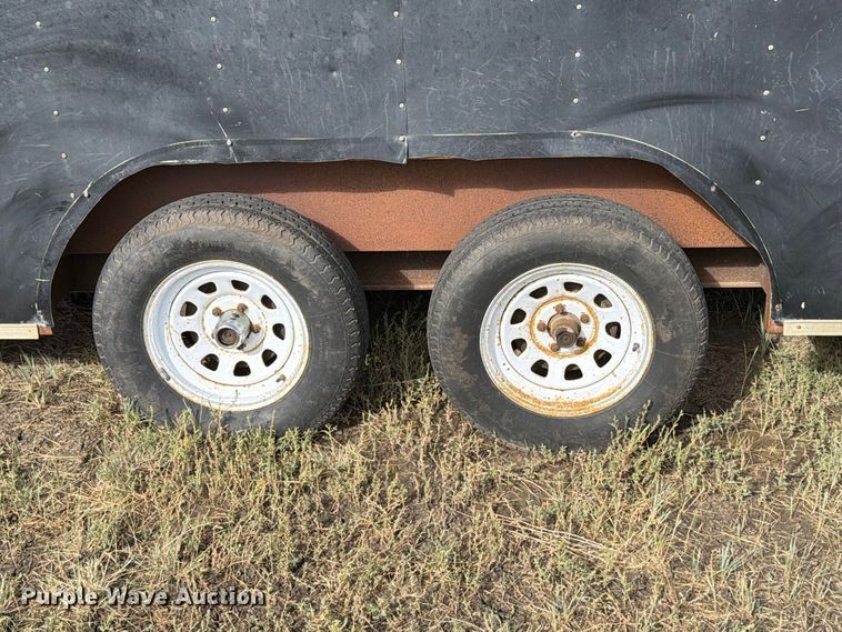 image for item EA0479 2002 Continental Cargo enclosed cargo trailer