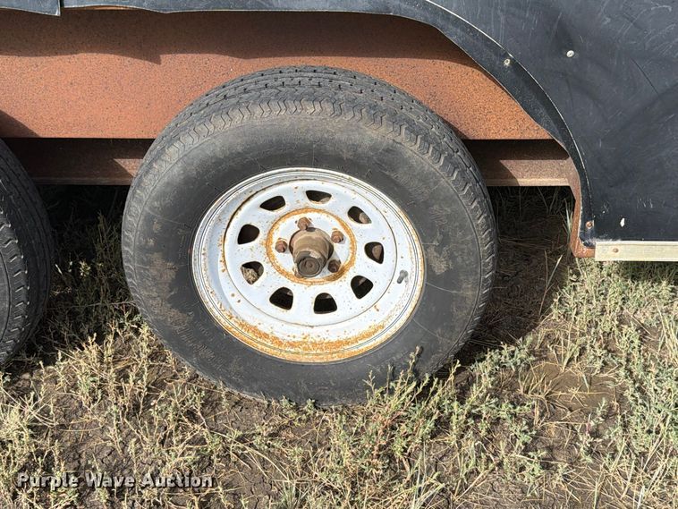 image for item EA0479 2002 Continental Cargo enclosed cargo trailer