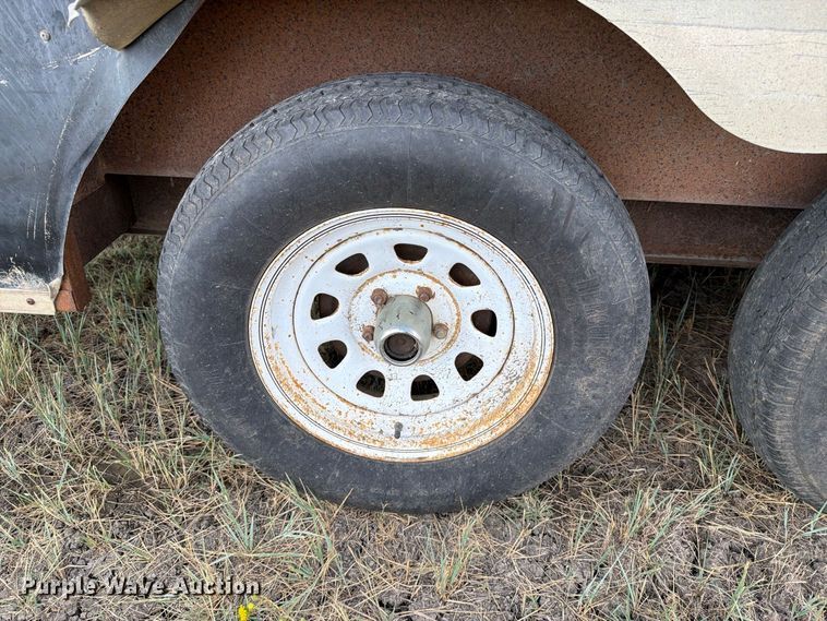 image for item EA0479 2002 Continental Cargo enclosed cargo trailer