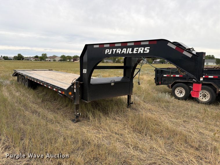 image for item EA0532 2023 PJ Trailers 3F413 equipment trailer