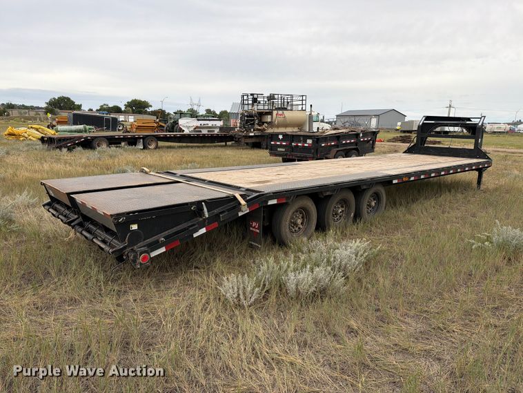 image for item EA0532 2023 PJ Trailers 3F413 equipment trailer