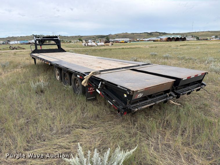 image for item EA0532 2023 PJ Trailers 3F413 equipment trailer