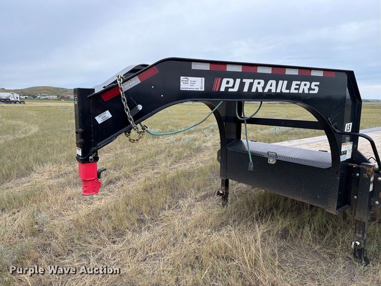 image for item EA0532 2023 PJ Trailers 3F413 equipment trailer