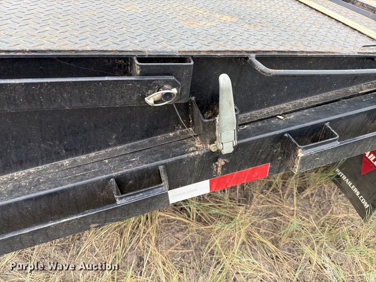 image for item EA0532 2023 PJ Trailers 3F413 equipment trailer