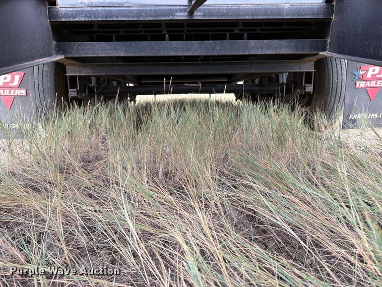 image for item EA0532 2023 PJ Trailers 3F413 equipment trailer