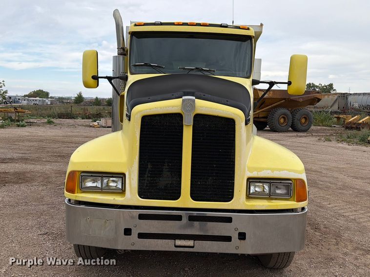image for item EA0535 1994 Kenworth T600 dump truck