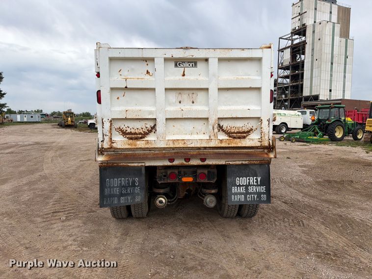image for item EA0535 1994 Kenworth T600 dump truck