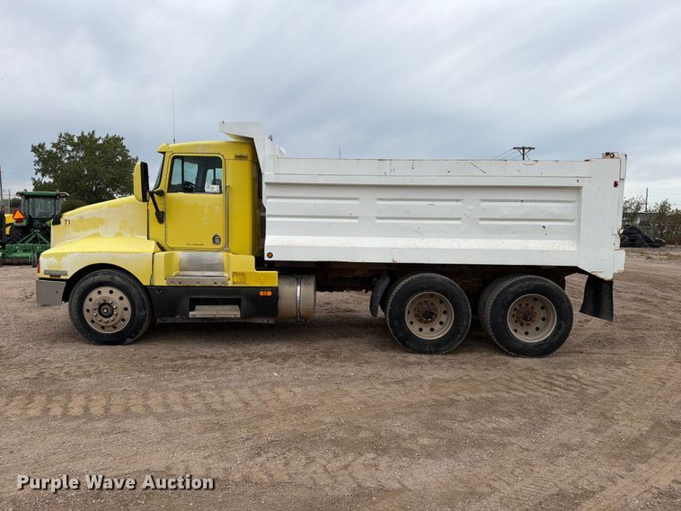 image for item EA0535 1994 Kenworth T600 dump truck