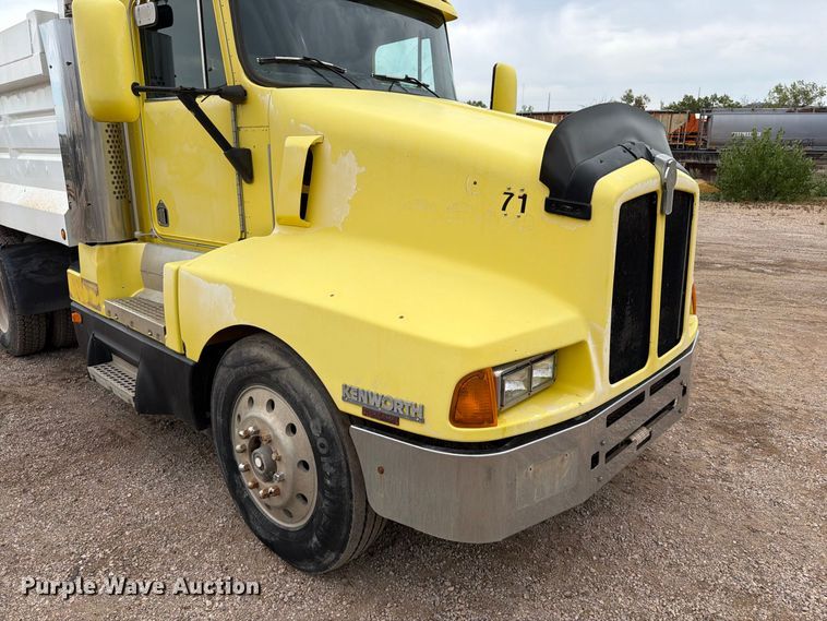 image for item EA0535 1994 Kenworth T600 dump truck