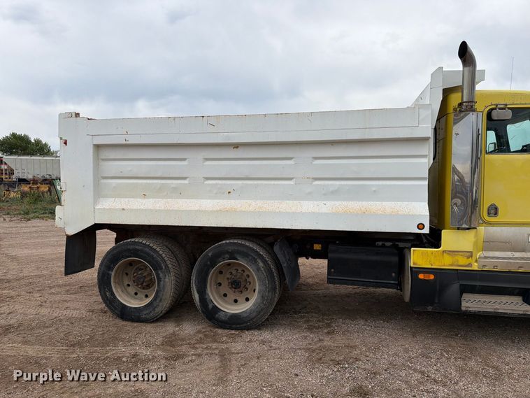 image for item EA0535 1994 Kenworth T600 dump truck