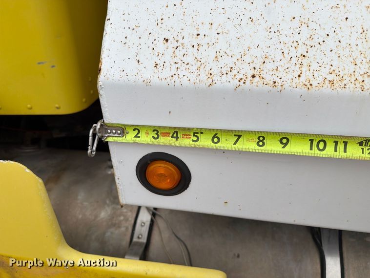 image for item EA0535 1994 Kenworth T600 dump truck