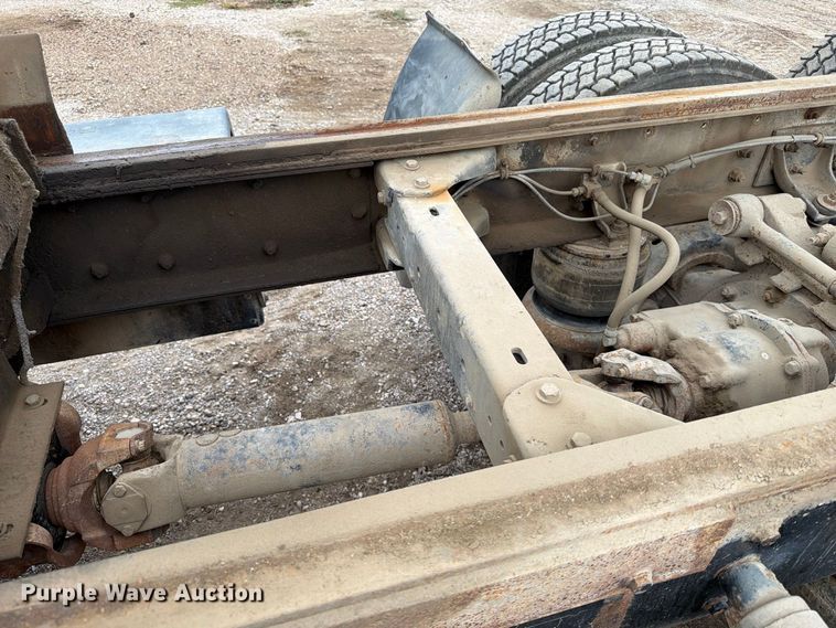 image for item EA0535 1994 Kenworth T600 dump truck