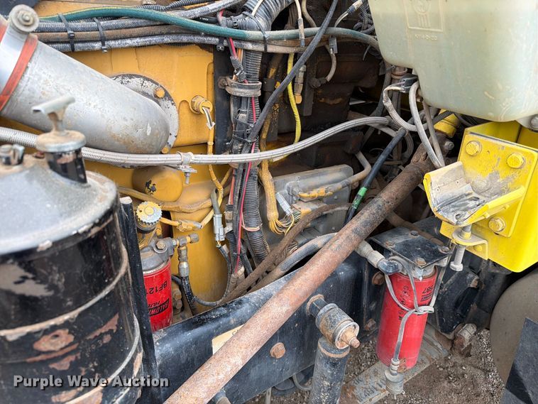 image for item EA0535 1994 Kenworth T600 dump truck