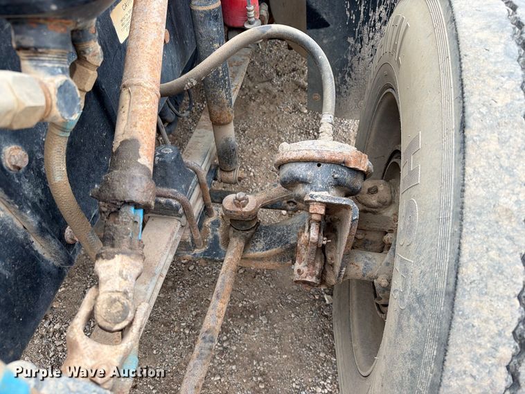 image for item EA0535 1994 Kenworth T600 dump truck