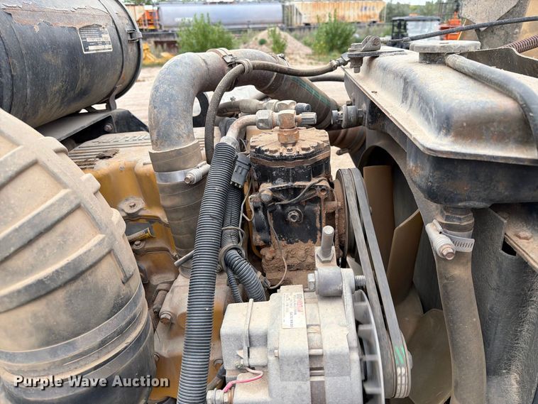 image for item EA0535 1994 Kenworth T600 dump truck