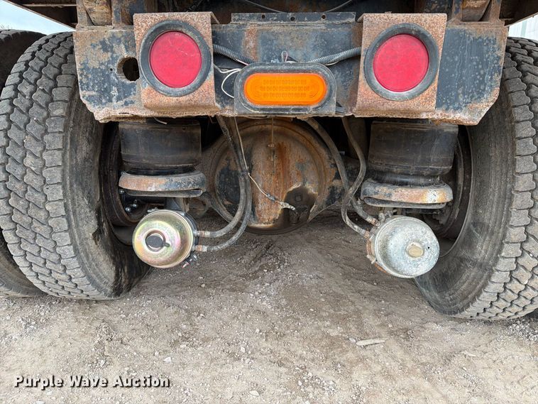 image for item EA0535 1994 Kenworth T600 dump truck