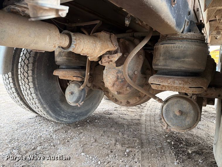 image for item EA0535 1994 Kenworth T600 dump truck