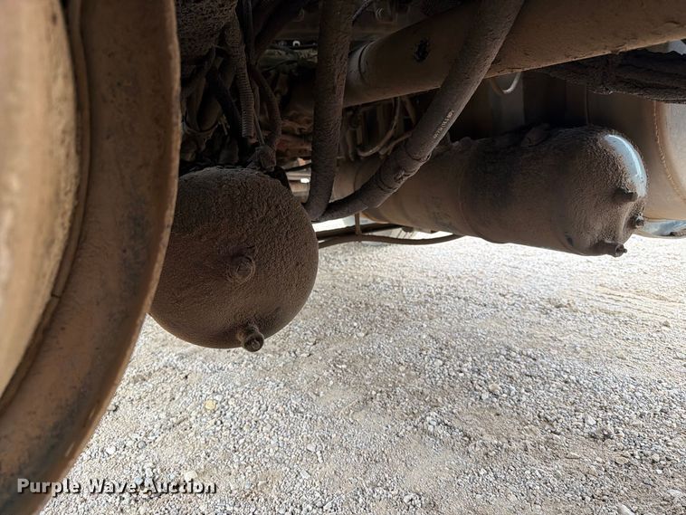 image for item EA0535 1994 Kenworth T600 dump truck