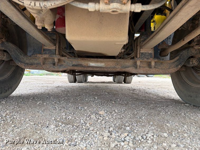 image for item EA0535 1994 Kenworth T600 dump truck