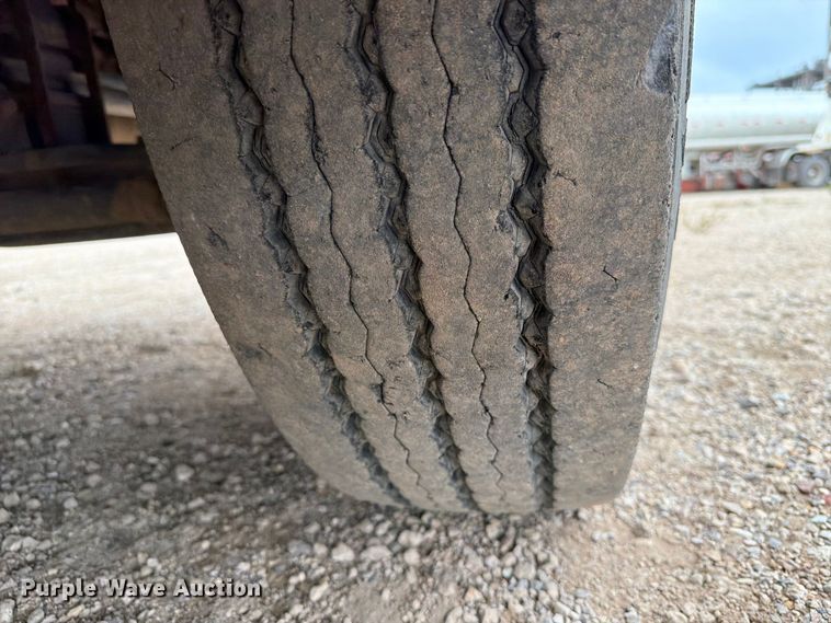 image for item EA0535 1994 Kenworth T600 dump truck
