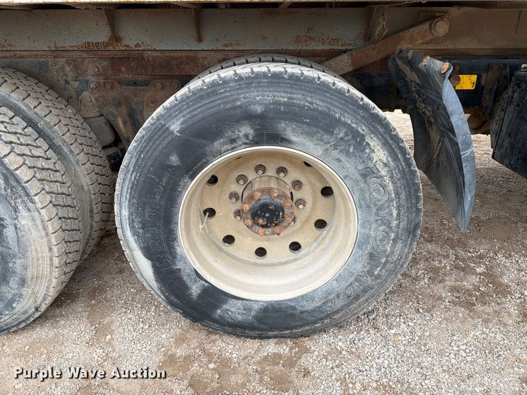 image for item EA0535 1994 Kenworth T600 dump truck