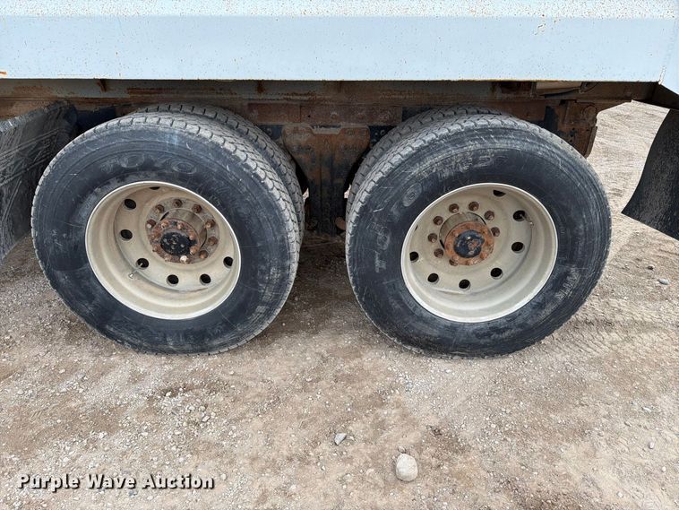 image for item EA0535 1994 Kenworth T600 dump truck