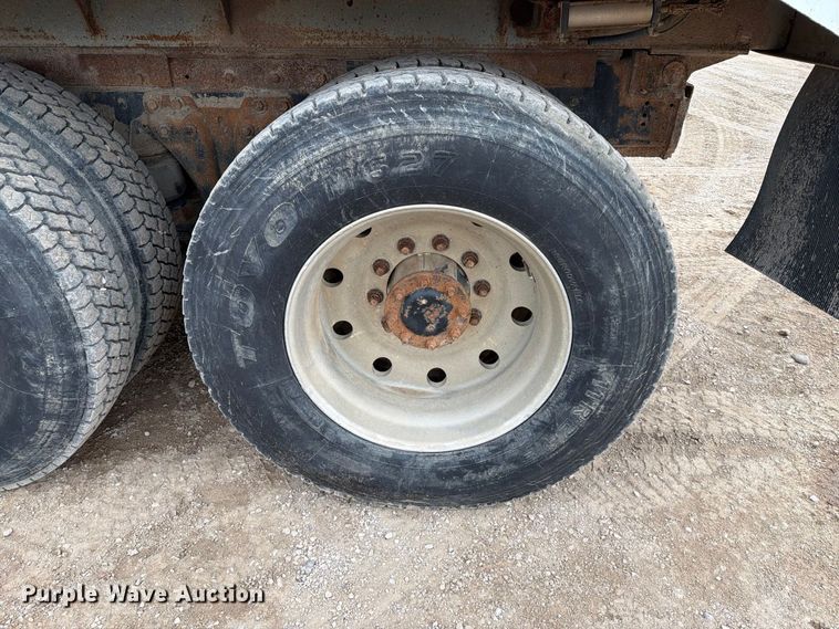 image for item EA0535 1994 Kenworth T600 dump truck