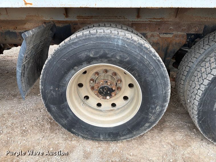 image for item EA0535 1994 Kenworth T600 dump truck