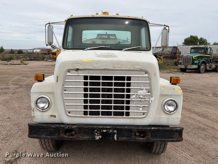 image for item EA0536 1982 Ford LN700 fuel truck
