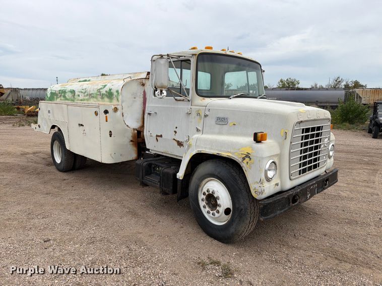 image for item EA0536 1982 Ford LN700 fuel truck