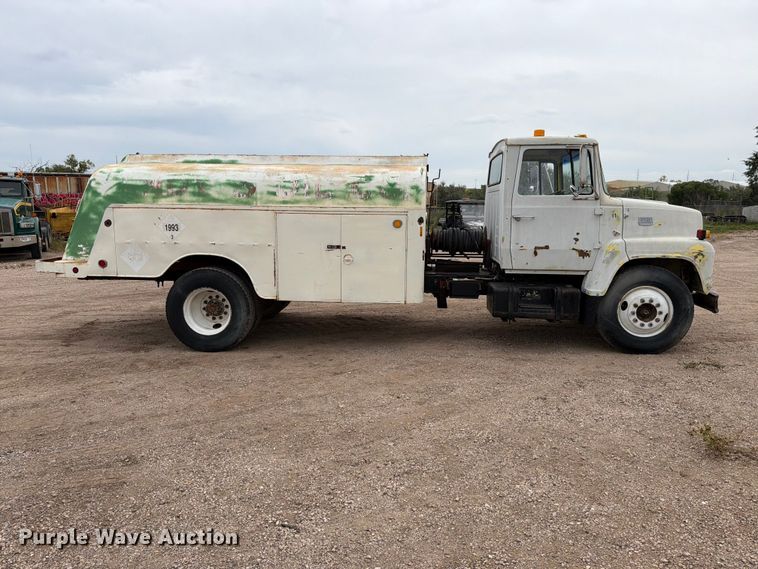 image for item EA0536 1982 Ford LN700 fuel truck