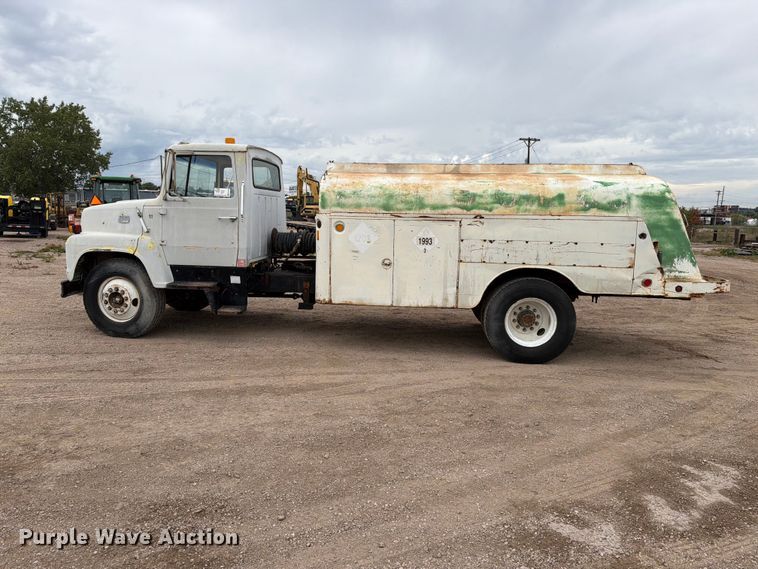 image for item EA0536 1982 Ford LN700 fuel truck