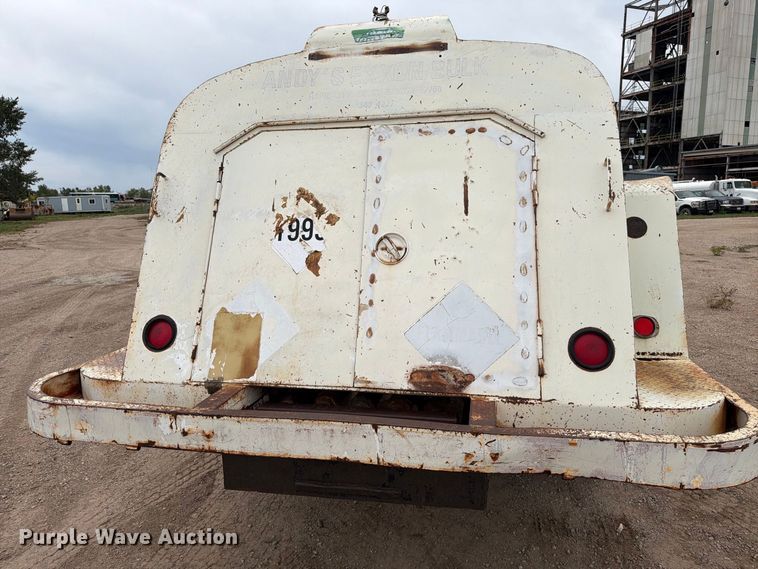 image for item EA0536 1982 Ford LN700 fuel truck