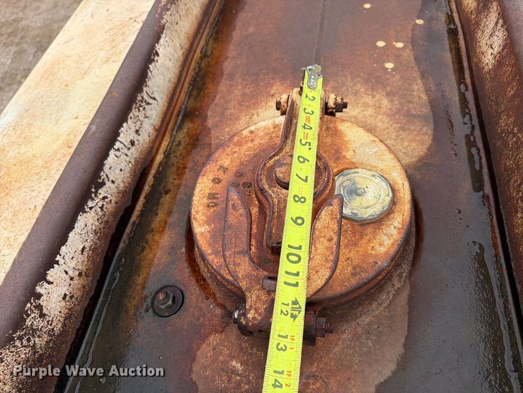 image for item EA0536 1982 Ford LN700 fuel truck