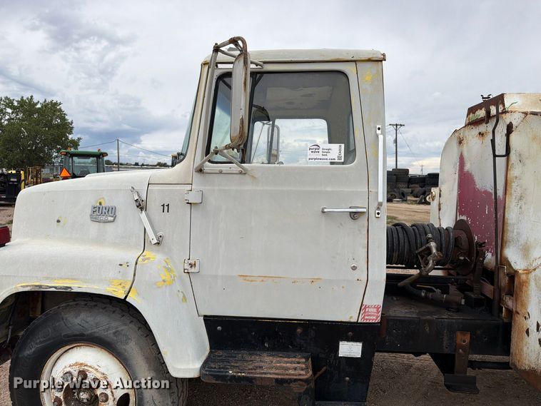 image for item EA0536 1982 Ford LN700 fuel truck