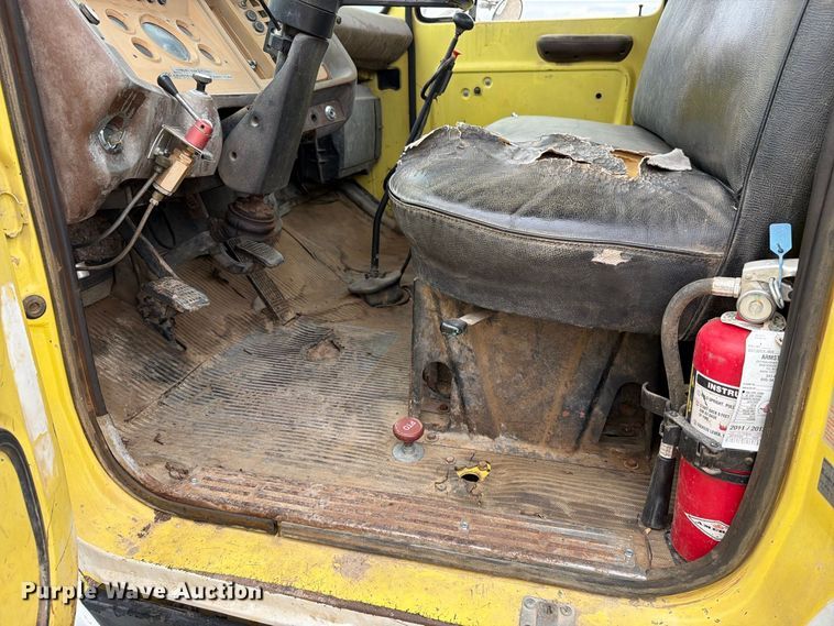 image for item EA0536 1982 Ford LN700 fuel truck