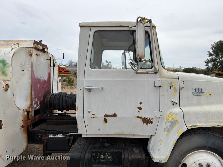image for item EA0536 1982 Ford LN700 fuel truck