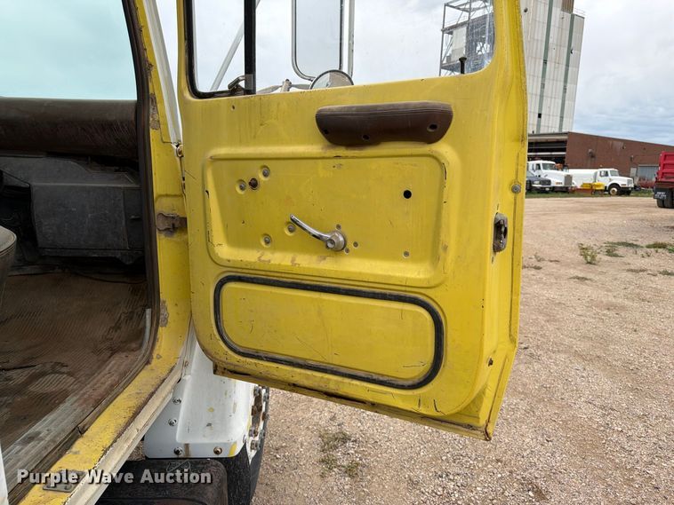 image for item EA0536 1982 Ford LN700 fuel truck