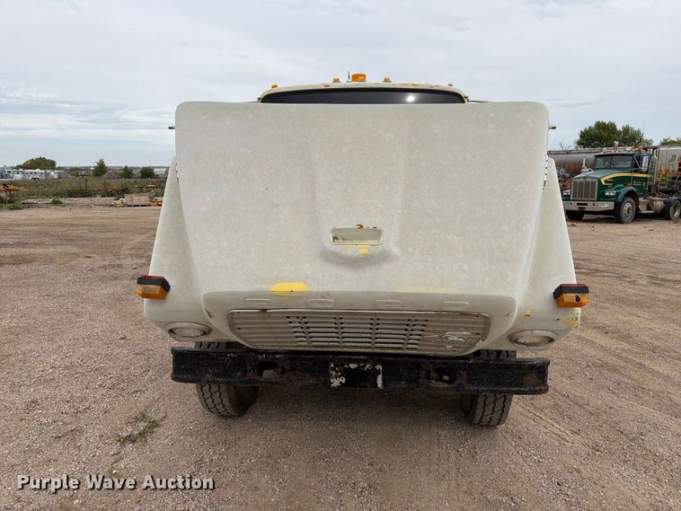 image for item EA0536 1982 Ford LN700 fuel truck