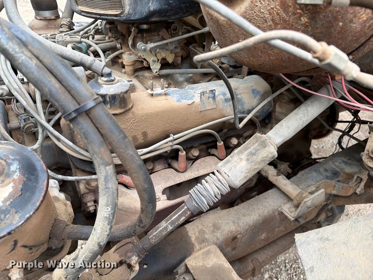 image for item EA0536 1982 Ford LN700 fuel truck