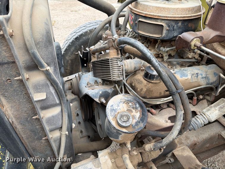 image for item EA0536 1982 Ford LN700 fuel truck
