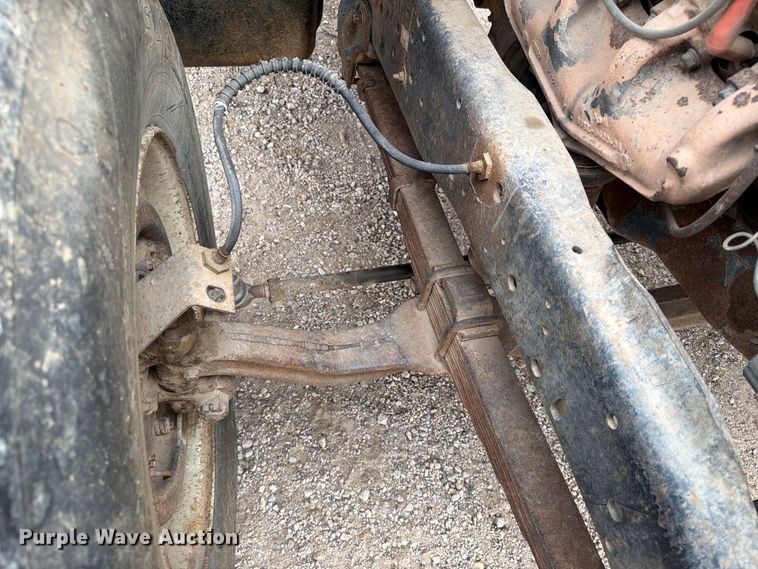 image for item EA0536 1982 Ford LN700 fuel truck