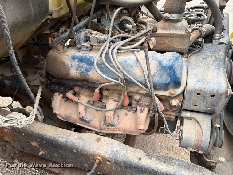 image for item EA0536 1982 Ford LN700 fuel truck