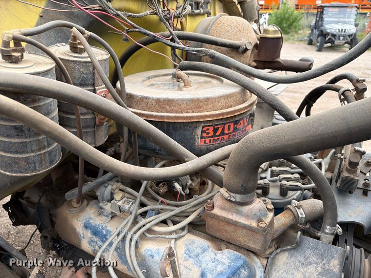 image for item EA0536 1982 Ford LN700 fuel truck