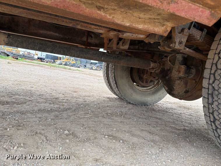 image for item EA0536 1982 Ford LN700 fuel truck
