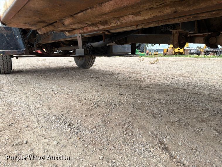 image for item EA0536 1982 Ford LN700 fuel truck
