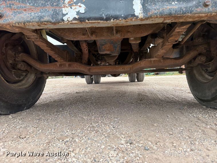 image for item EA0536 1982 Ford LN700 fuel truck