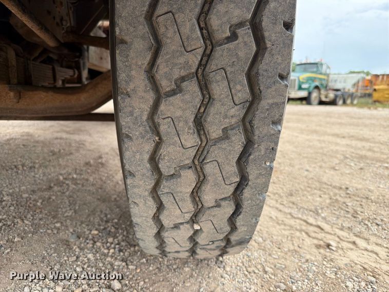 image for item EA0536 1982 Ford LN700 fuel truck