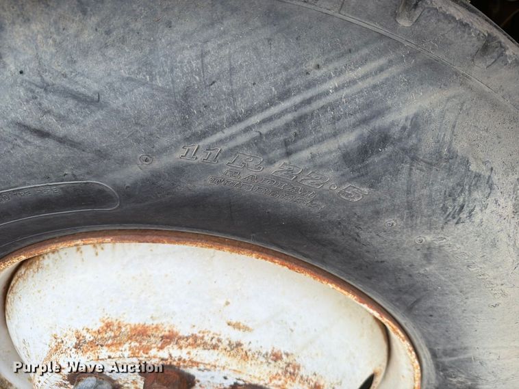 image for item EA0536 1982 Ford LN700 fuel truck