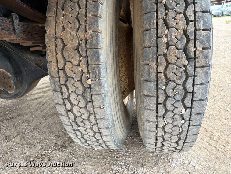 image for item EA0536 1982 Ford LN700 fuel truck